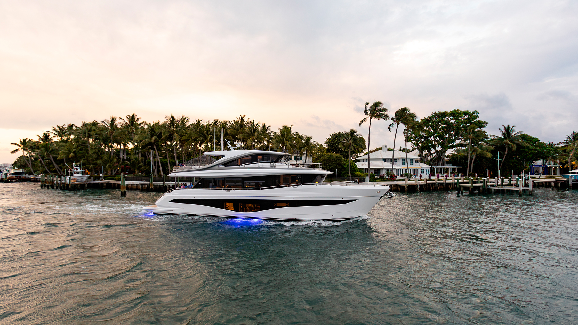 X80 Super Flybridge Yacht | 80ft Yacht | Princess Yachts