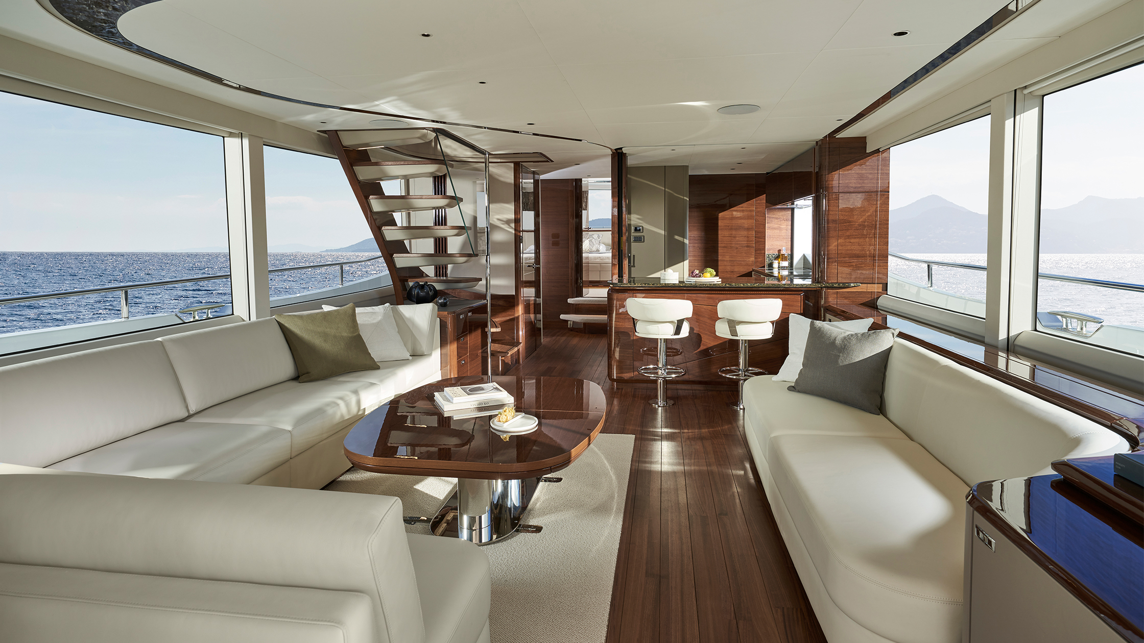 X80 Super Flybridge Yacht | 80ft Yacht | Princess Yachts