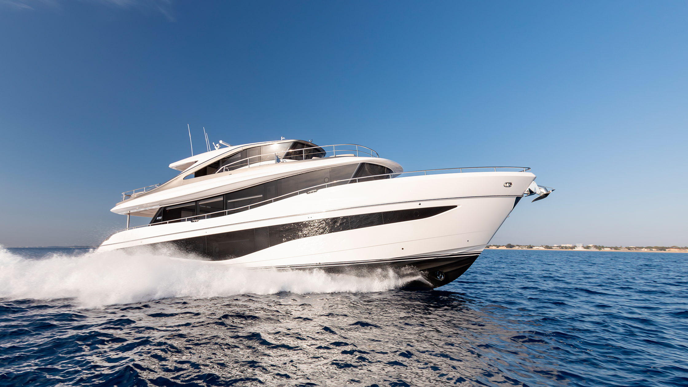 X80 Super Flybridge Yacht | 80ft Yacht | Princess Yachts