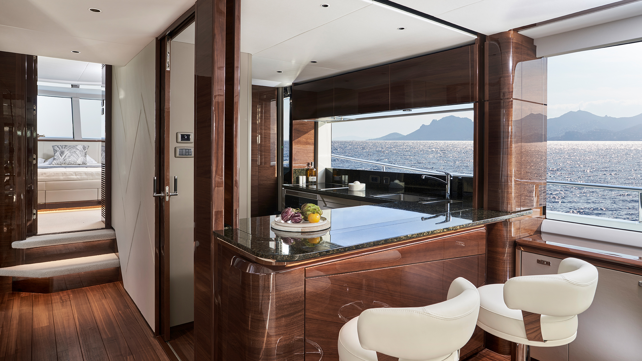 X80 Super Flybridge Yacht | 80ft Yacht | Princess Yachts