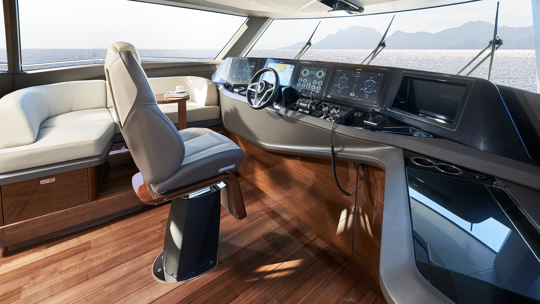 X80 Super Flybridge Yacht | 80ft Yacht | Princess Yachts