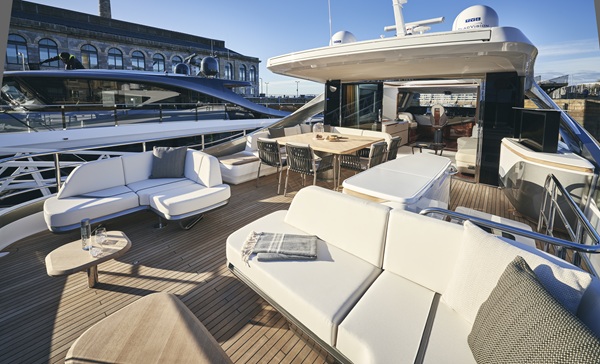 X80 Super Flybridge Yacht | 80ft Yacht | Princess Yachts