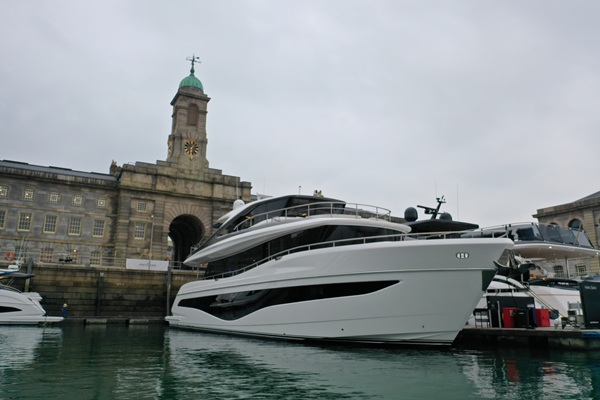 X80 Super Flybridge Yacht | 80ft Yacht | Princess Yachts